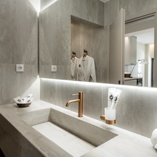 Exclusive Apartment with Balcony - Monastiraki Hotel